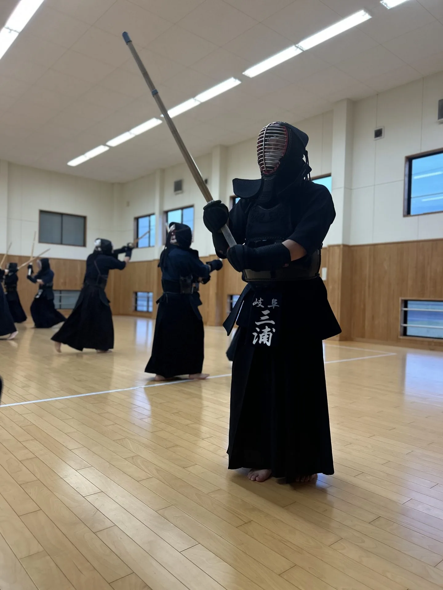 STAGE 06 構え — 三浦俊彦が竹刀を構える瞬間、不動心を体現するヒーローカット